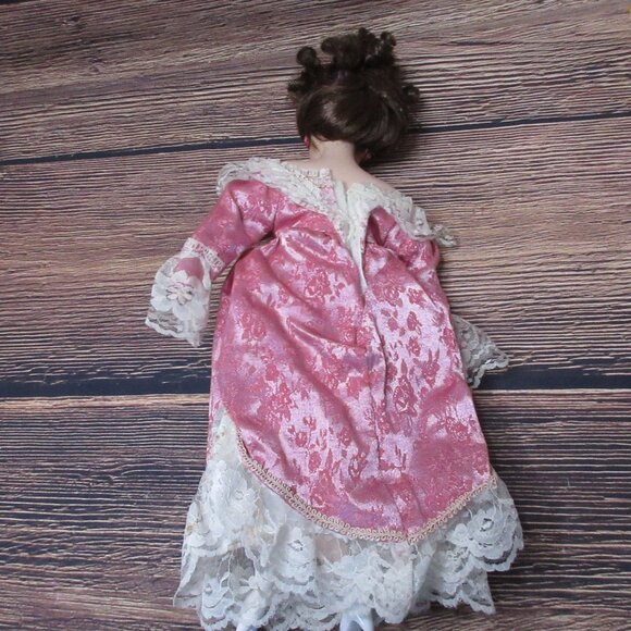 Vintage Bisque Victorian Porcelain & Cloth Doll 18" - Picture 5 of 8